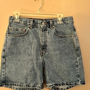 Levi’s 550 Jean shorts 32